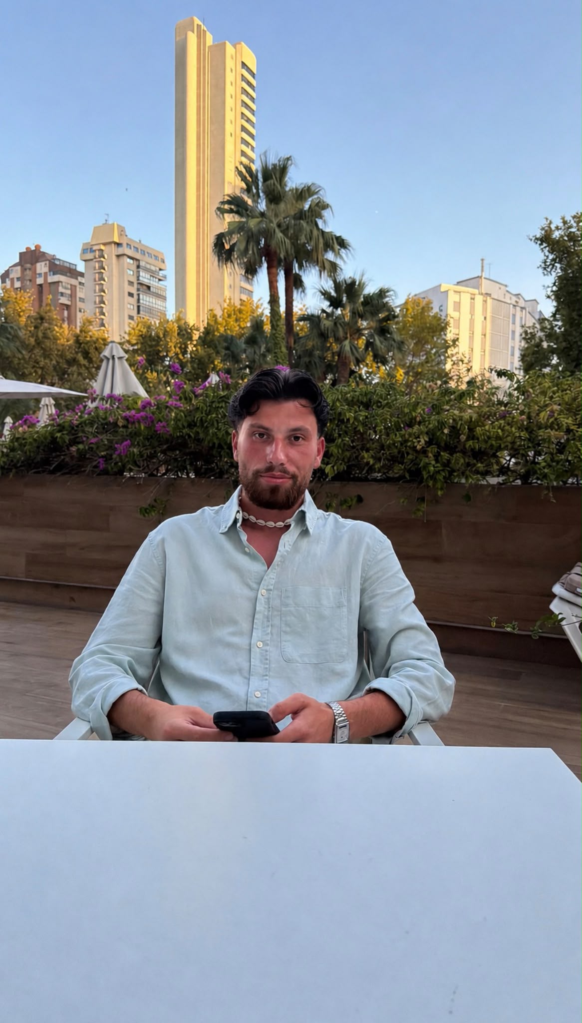 Porträt auf einer Terrasse